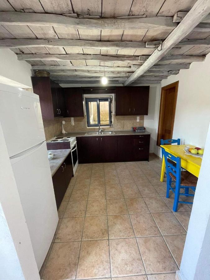 Stonehouse 2 Kontias